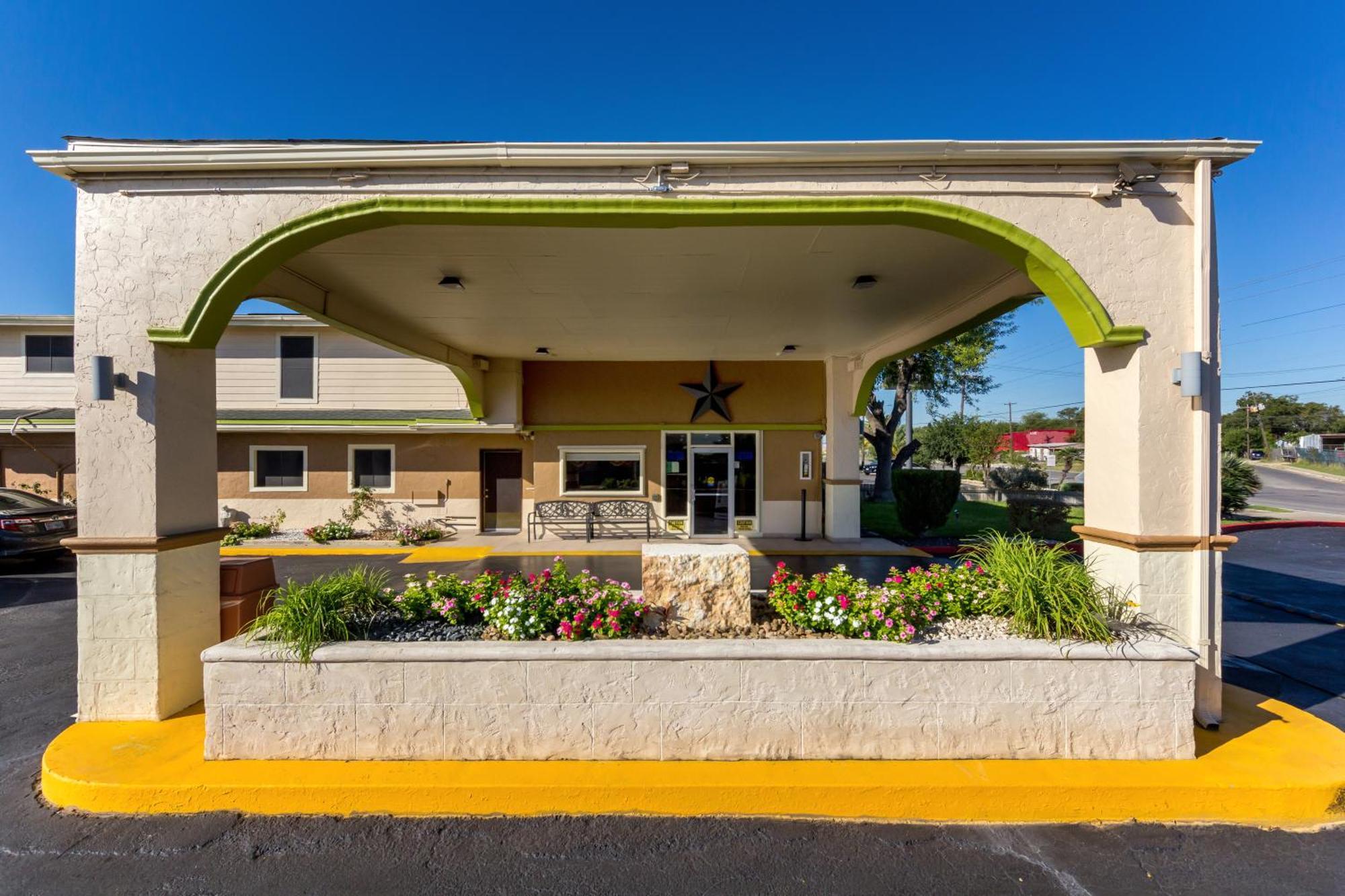 Rodeway Inn San Antonio Lackland Afb - Seaworld Exterior foto
